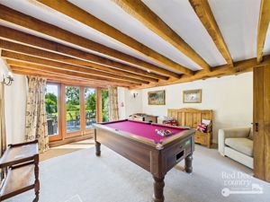 Games Room- click for photo gallery